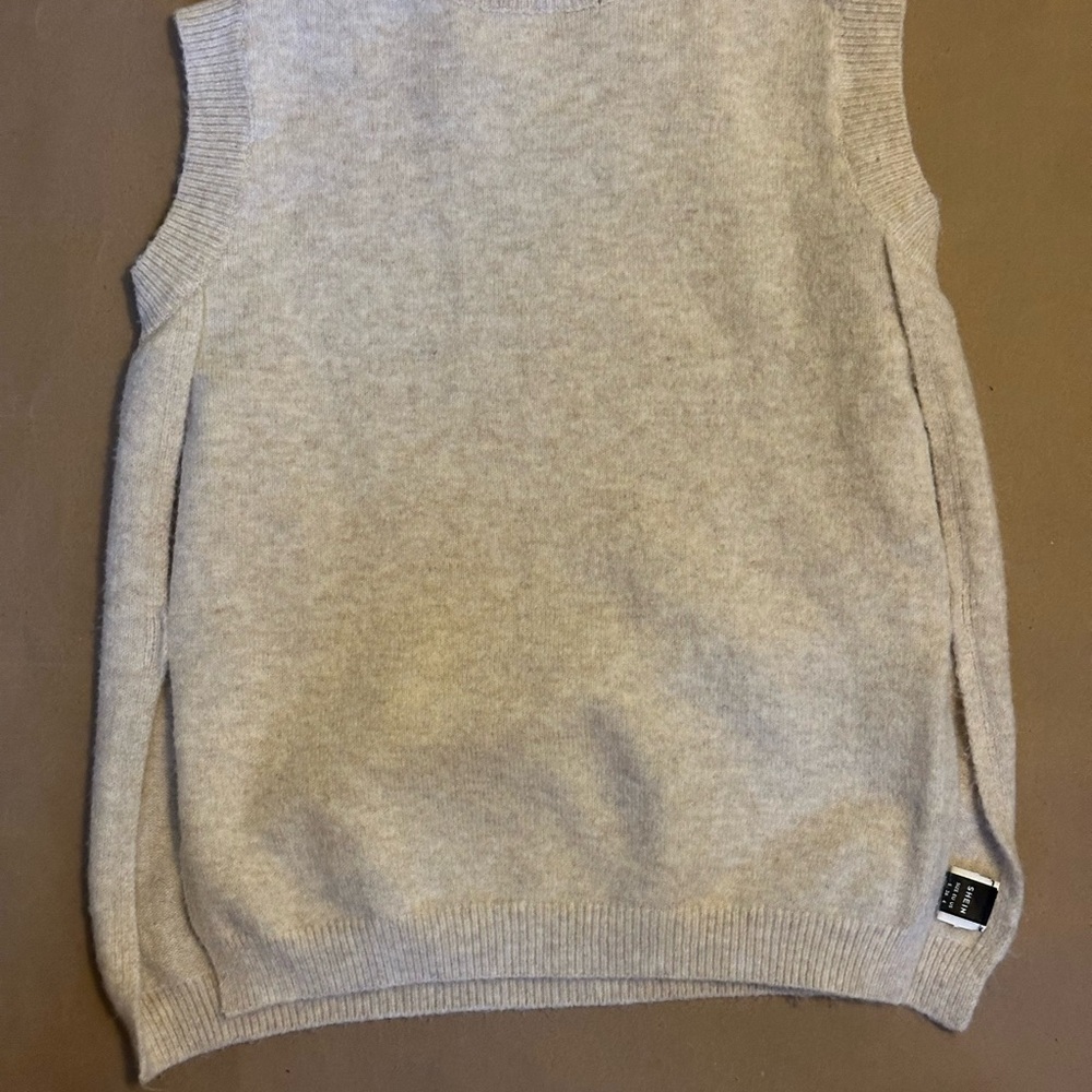 SHEIN Light Gray Women's V-Neck Sweater